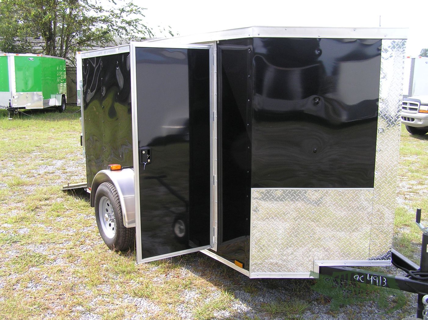 Quality Cargo 5x10 SA Trailer - Black, Ramp, Side Door, Roof Vent - Image 12
