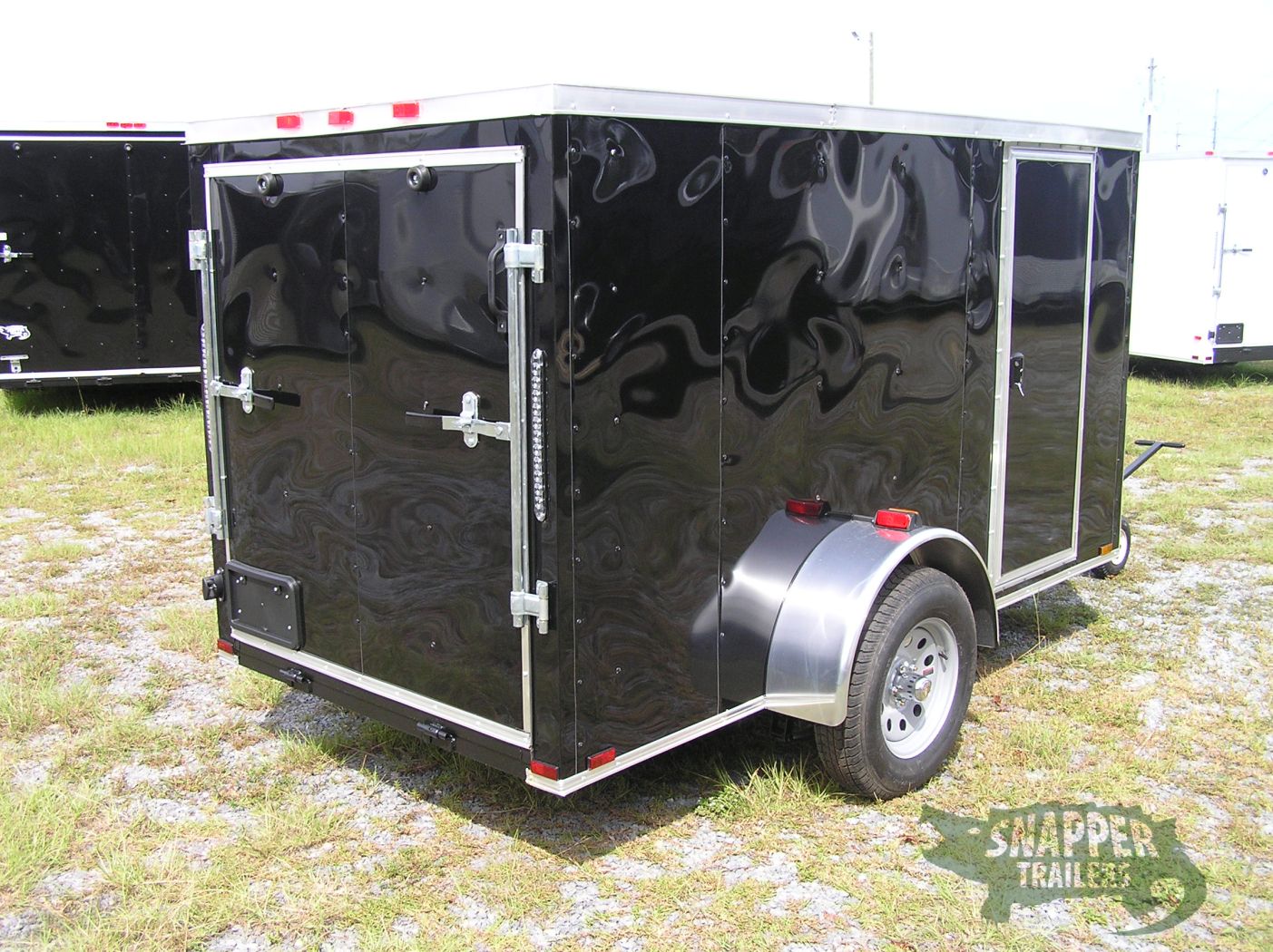 Quality Cargo 5x10 SA Trailer - Black, Ramp, Side Door, Roof Vent - Image 9