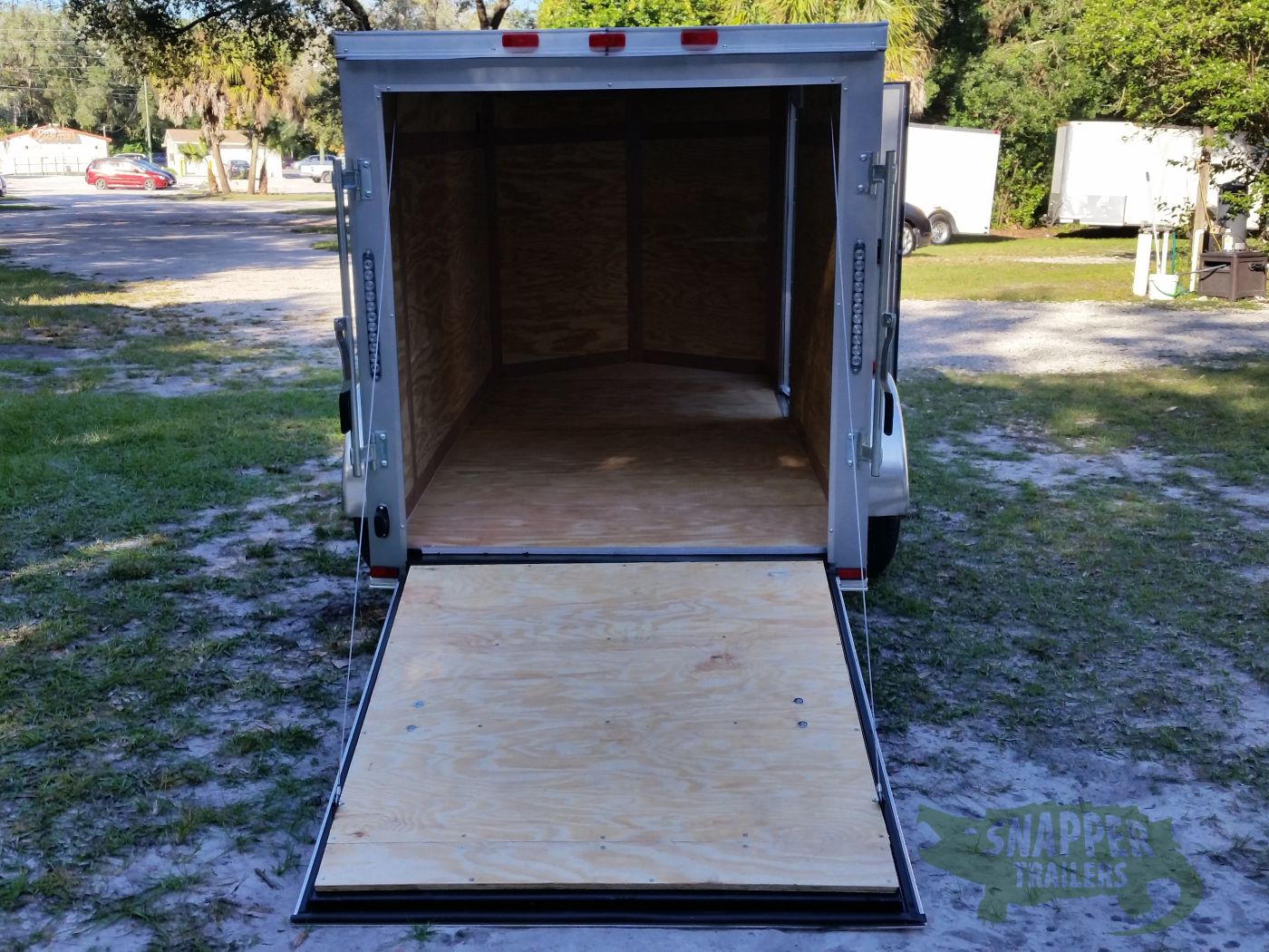 Quality Cargo 5x10 SA Trailer - Silver Frost, Ramp, Side Door, Side Vents - Image 6