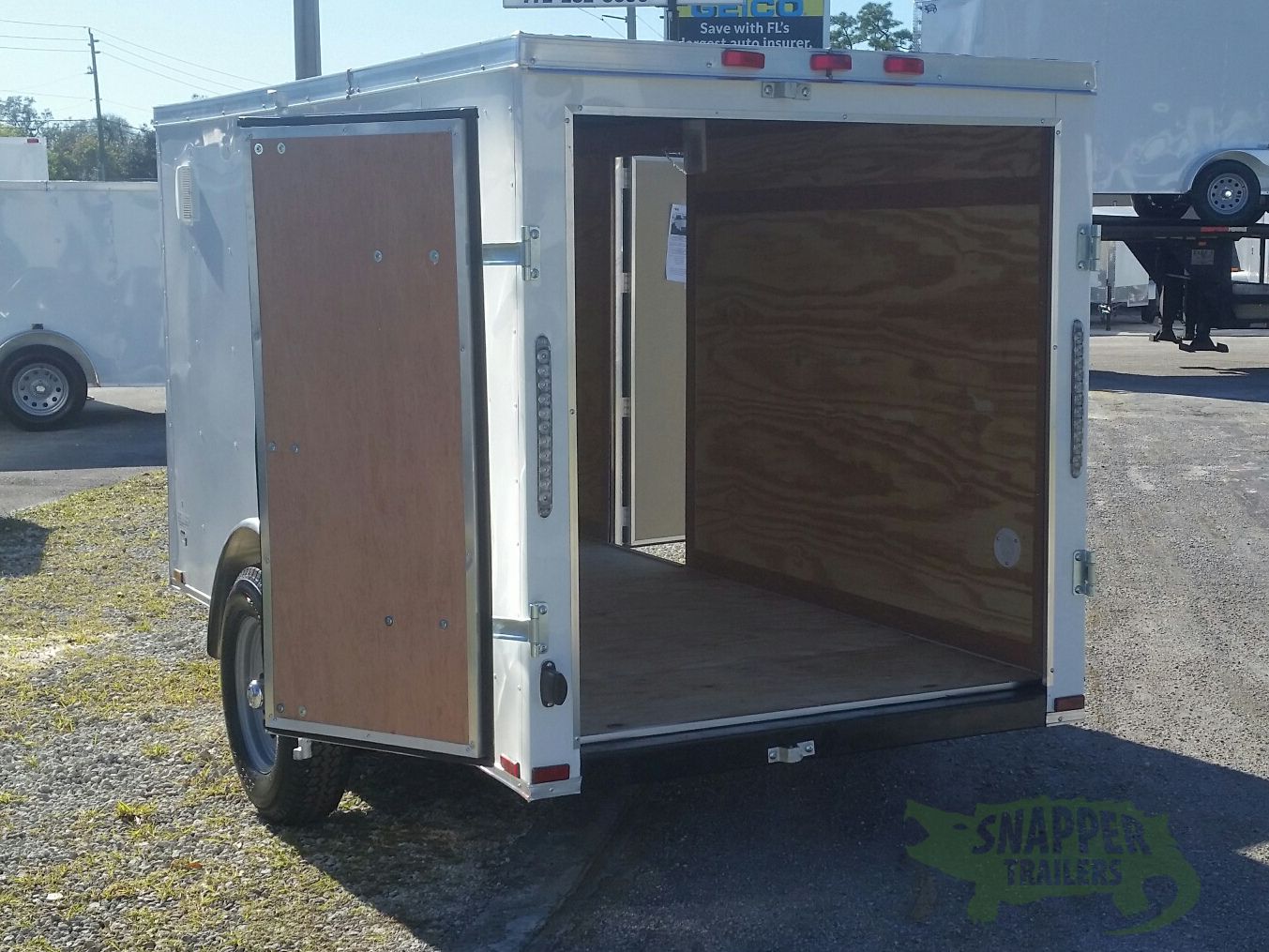 Quality Cargo 5x10 SA Trailer - White, Double Doors, Side Door, Side Vents - Image 4