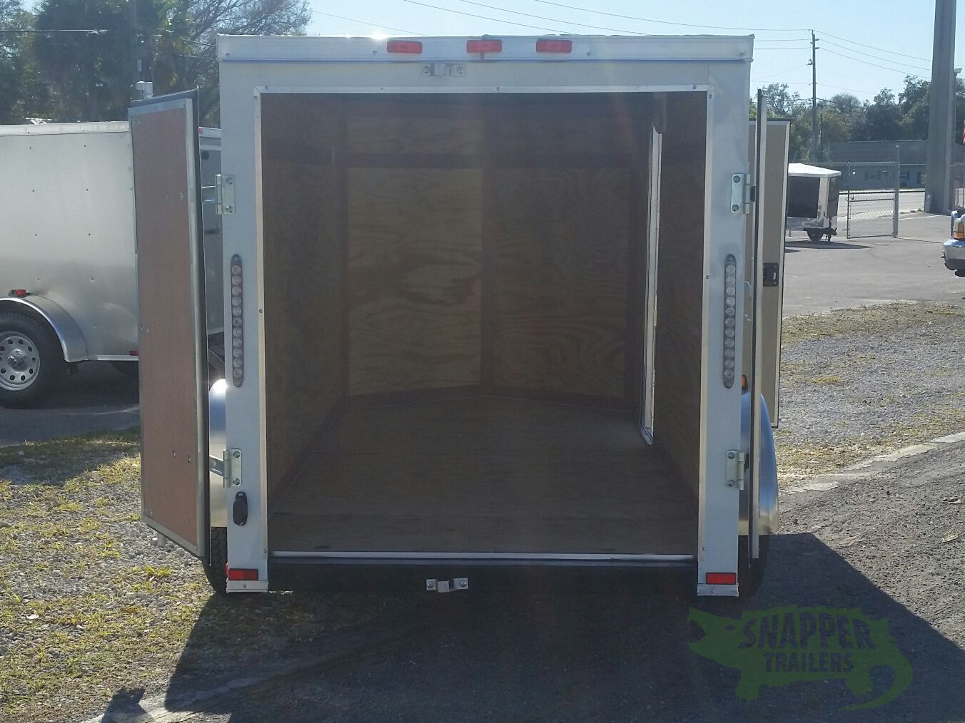 Quality Cargo 5x10 SA Trailer - White, Double Doors, Side Door, Side Vents - Image 6