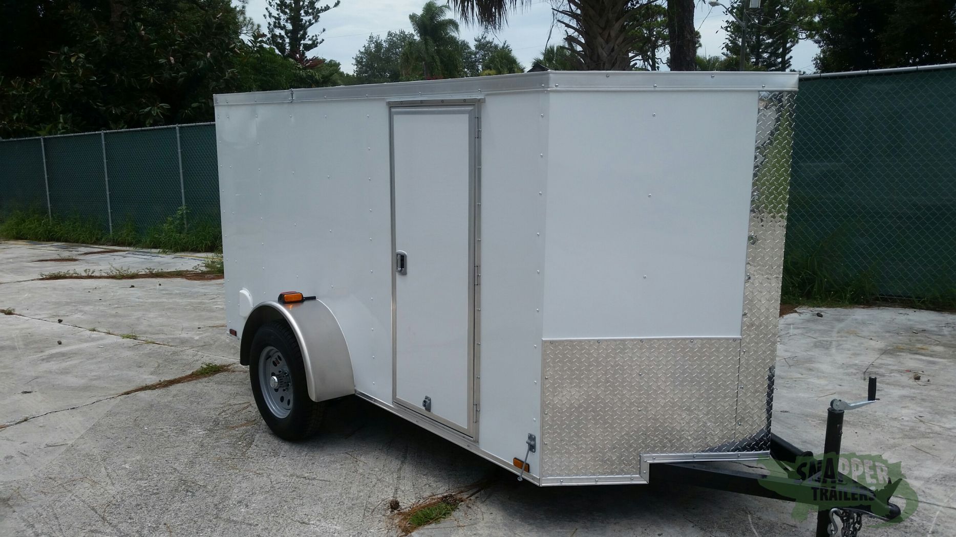Quality Cargo 5x10 SA Trailer - White, Ramp, Side Door, Side Vents - Image 12