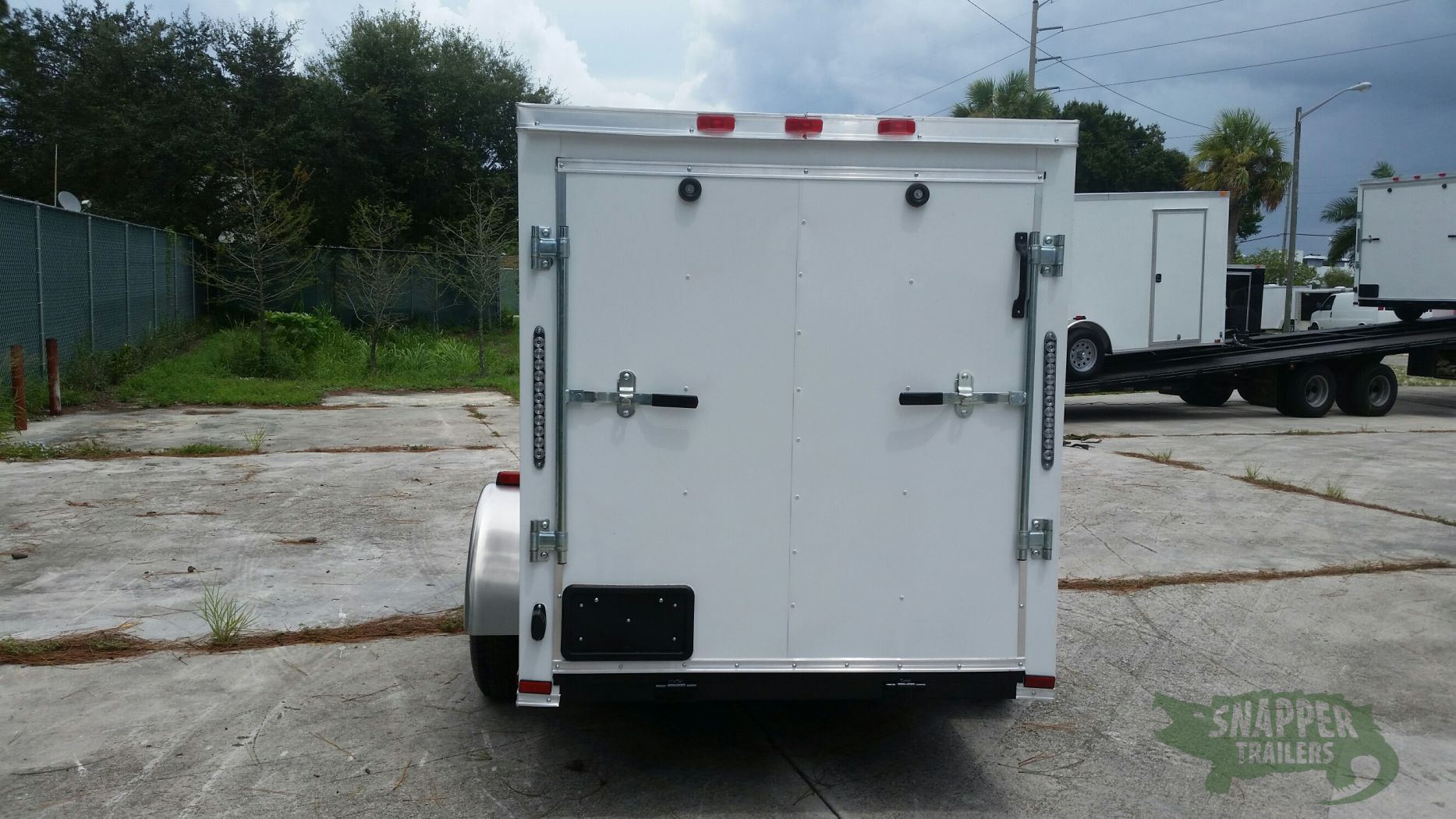 Quality Cargo 5x10 SA Trailer - White, Ramp, Side Door, Side Vents - Image 7