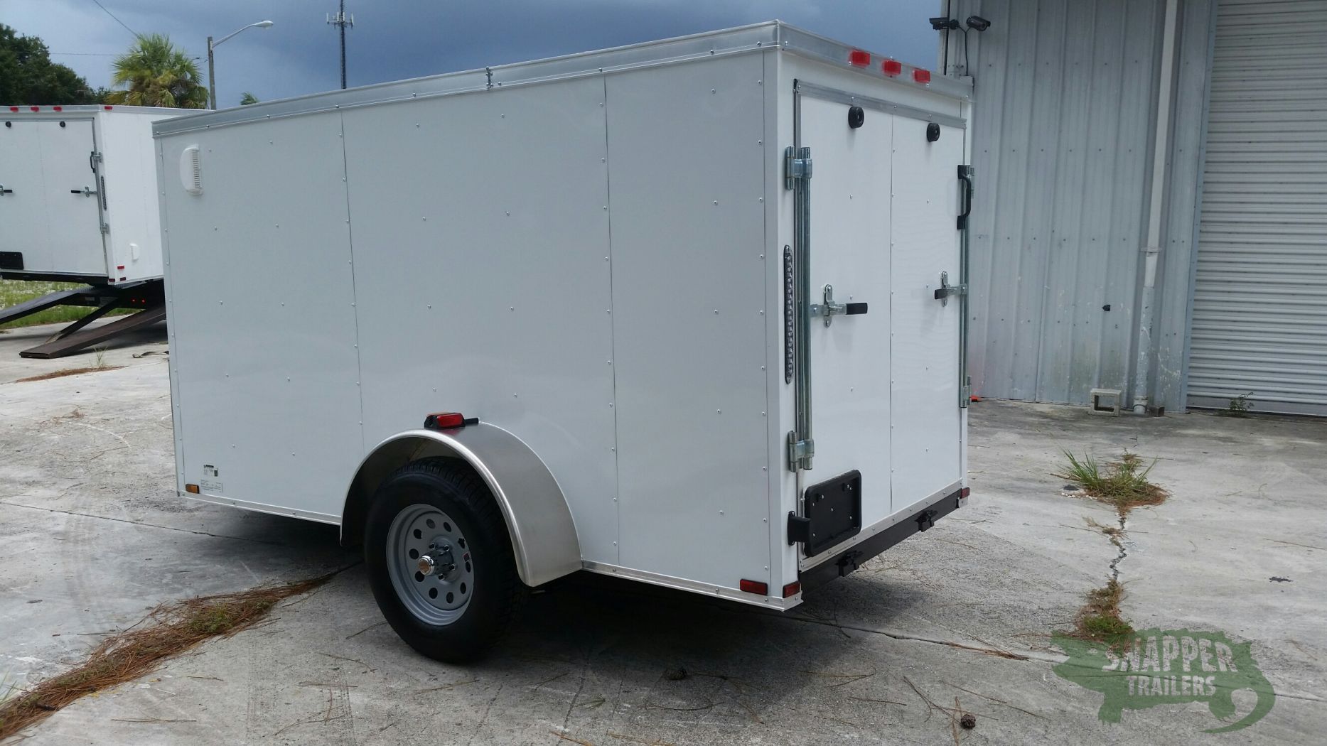 Quality Cargo 5x10 SA Trailer - White, Ramp, Side Door, Side Vents - Image 5