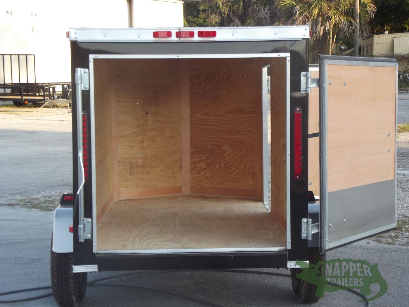 South Georgia Cargo 4x8 SA Trailer - Black, Single Door, Side Door - Image 6