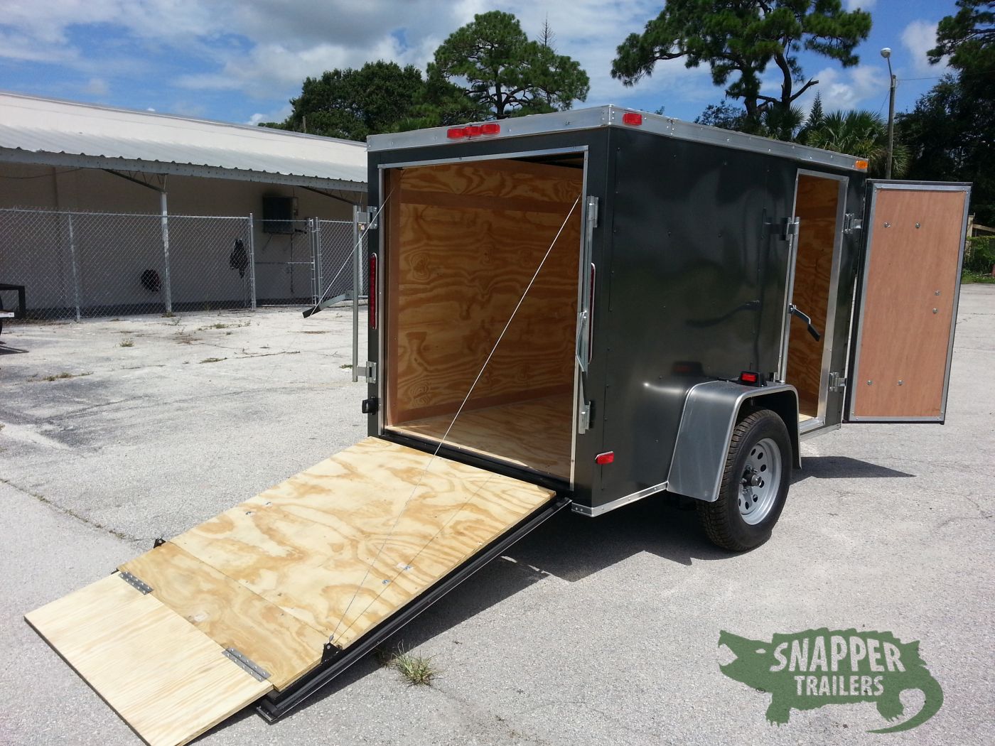 South Georgia Cargo 5x8 SA Trailer - Charcoal Gray, Ramp, Side Door - Image 8