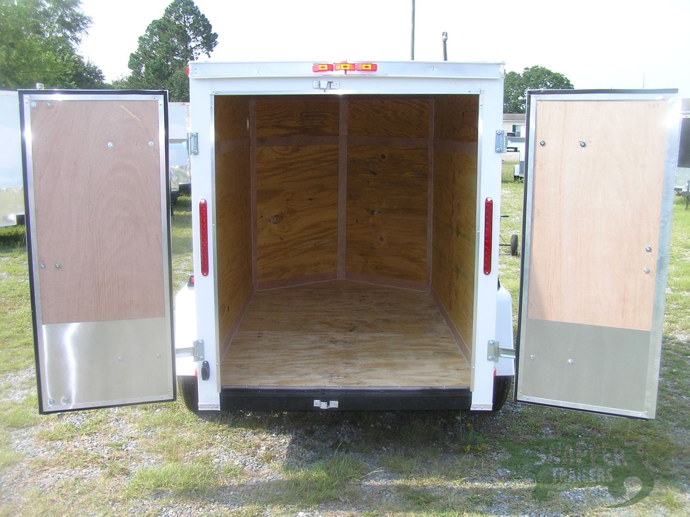 South Georgia Cargo 5x8 SA Trailer - White, Double Doors, Extra Height, Side Vents - Image 6