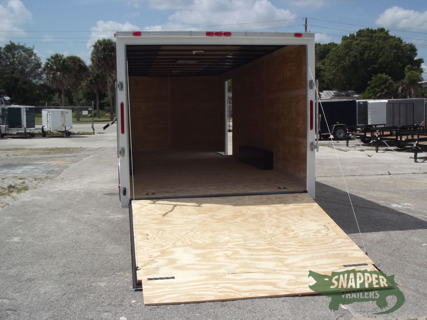 South Georgia Cargo 8.5x22 TA Trailer - White, Ramp, Side Door, 5K Axles - Image 4