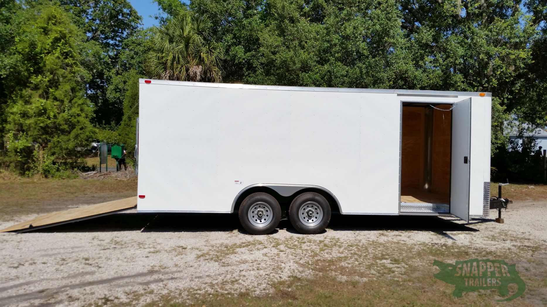 South Georgia Cargo 8.5x20 TA Trailer - White, Ramp, Side Door, 5K Axles, Flat Front - Image 10