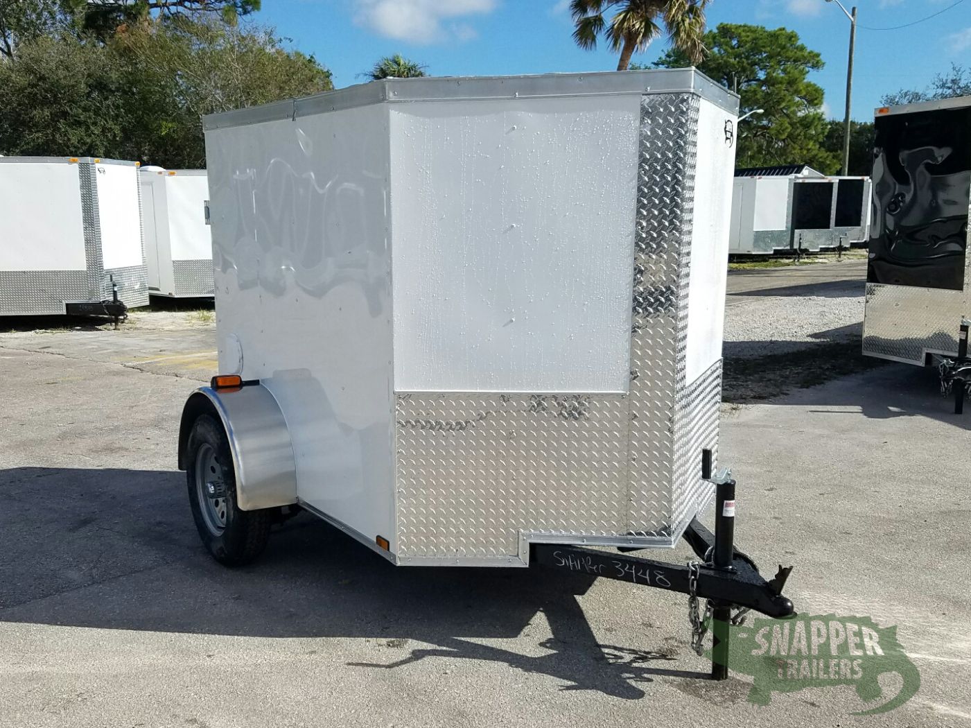 Quality Cargo 5x6 SA Trailer - White, Barn Doors, Side Vents - Image 13