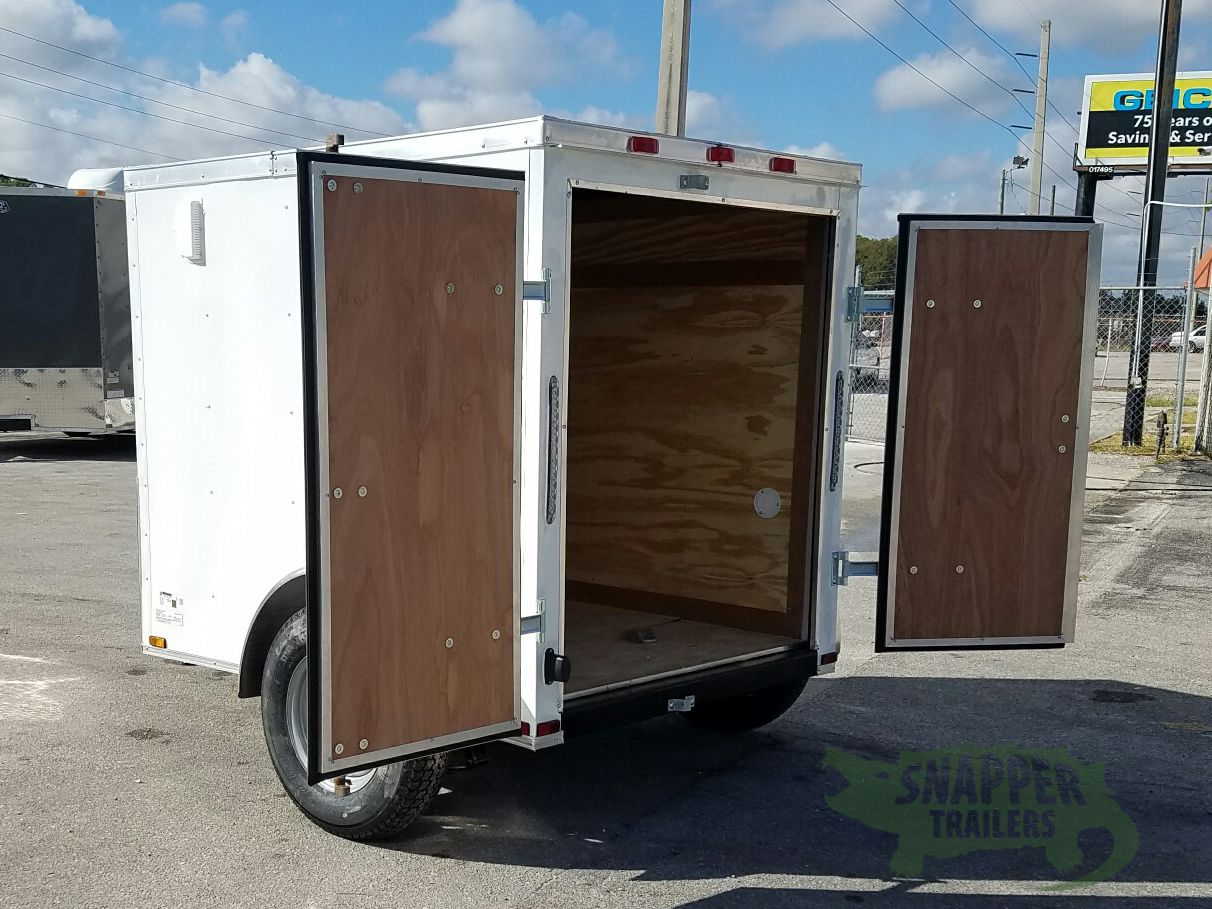 Quality Cargo 5x6 SA Trailer - White, Barn Doors, Side Vents - Image 4