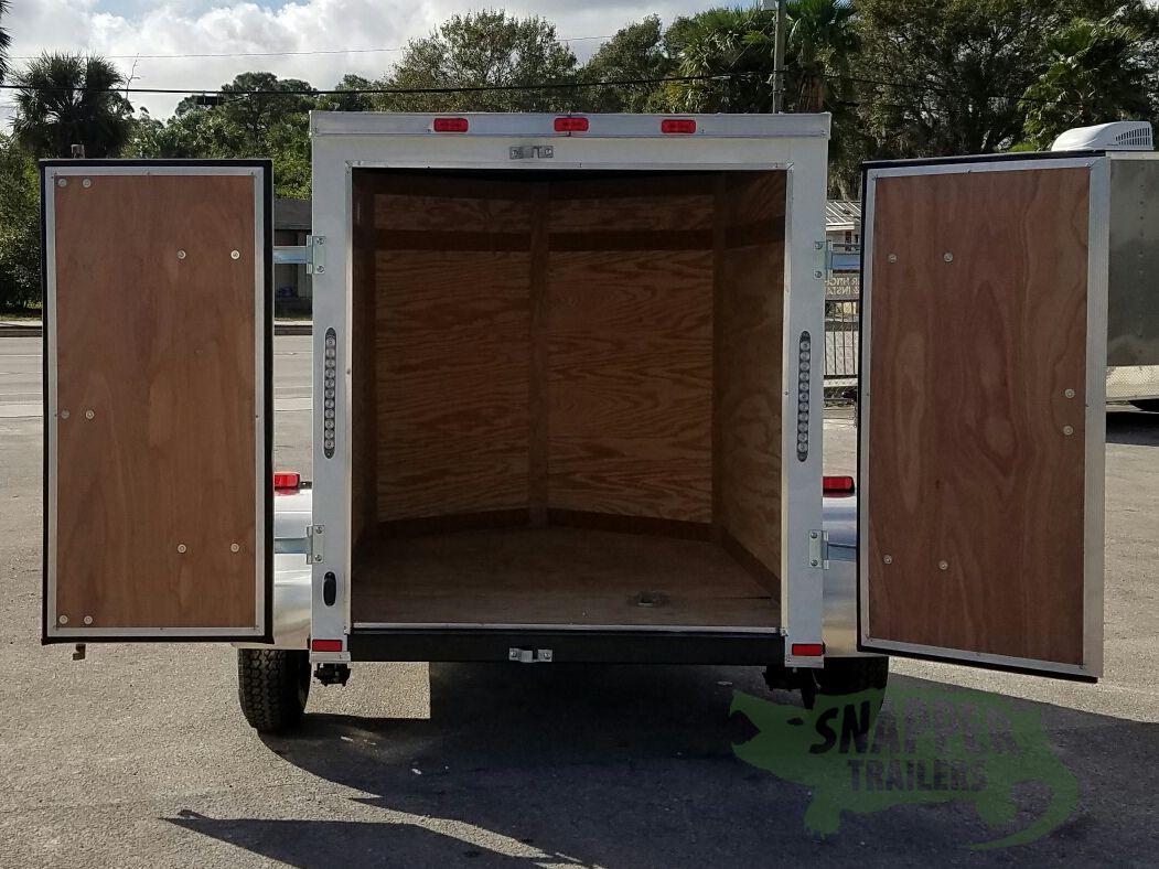 Quality Cargo 5x6 SA Trailer - White, Barn Doors, Side Vents - Image 6