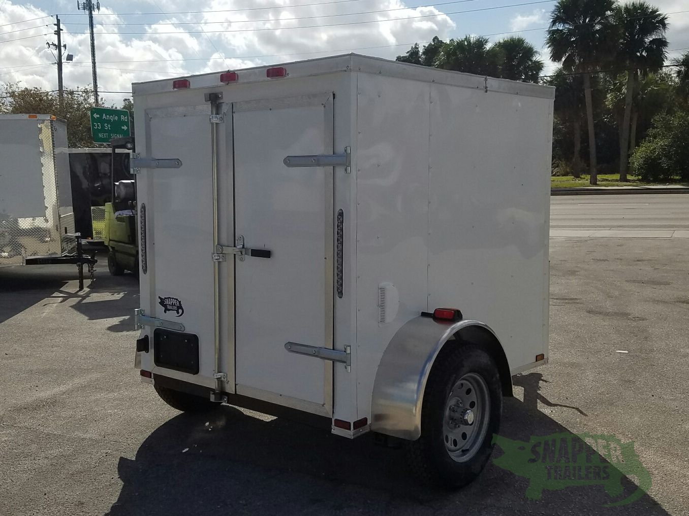 Quality Cargo 5x6 SA Trailer - White, Barn Doors, Side Vents - Image 9