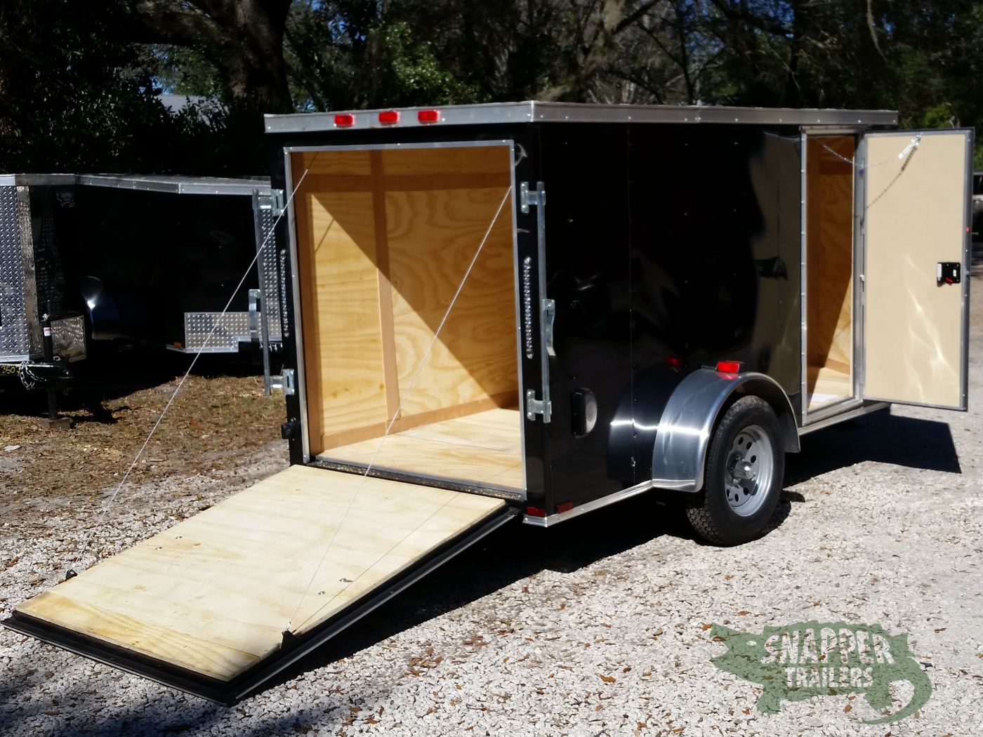 Quality Cargo 5x10 SA Trailer - Black, Ramp, Side Door - Image 10