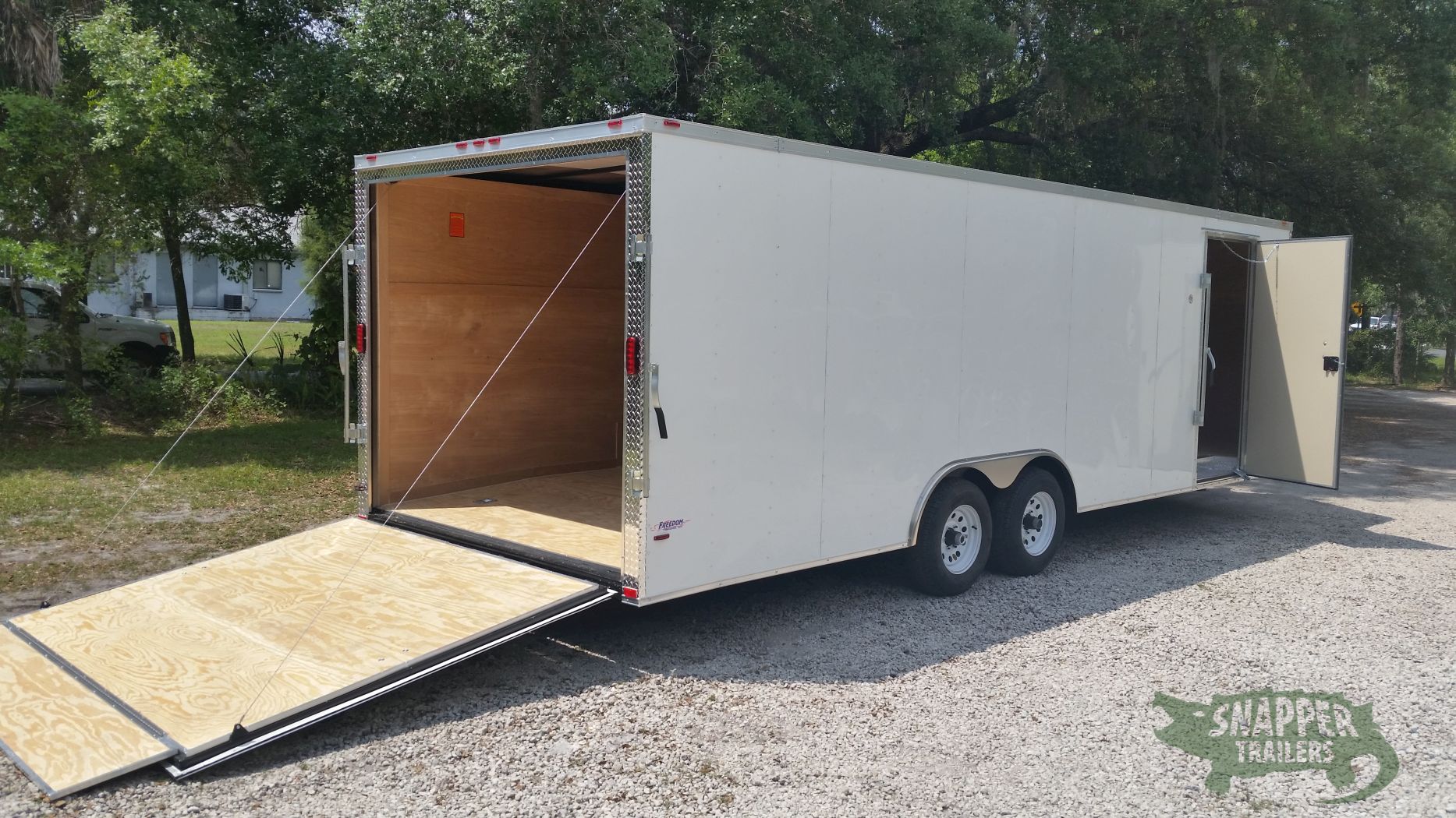 Freedom Trailers 8.5x26 TA Trailer - White, Ramp, Side Door, 5K Axles, D-Rings - Image 10