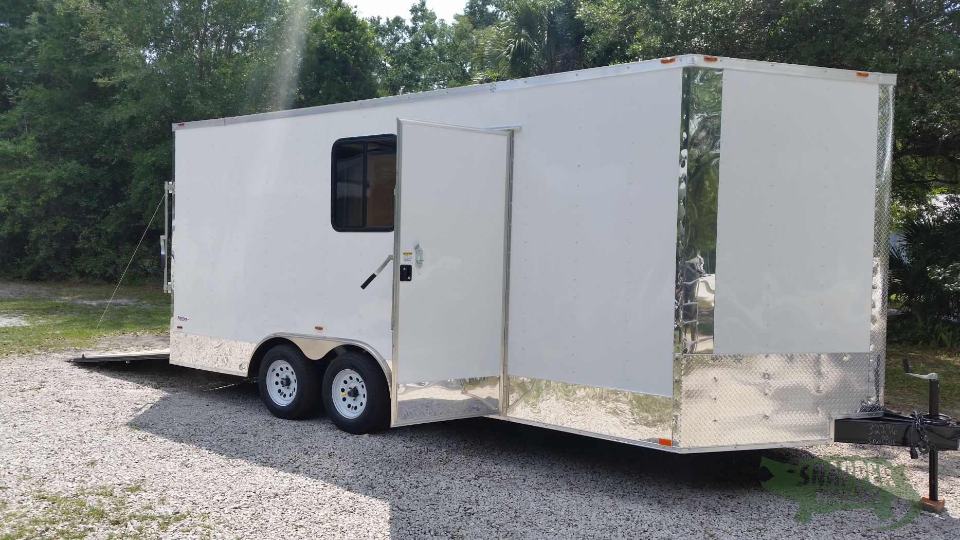 Freedom Trailers Custom 8.5x18 TA Trailer - White, Ramp, Side Door, D-Rings, Electrical Package, E-Track, and Much More - Image 9