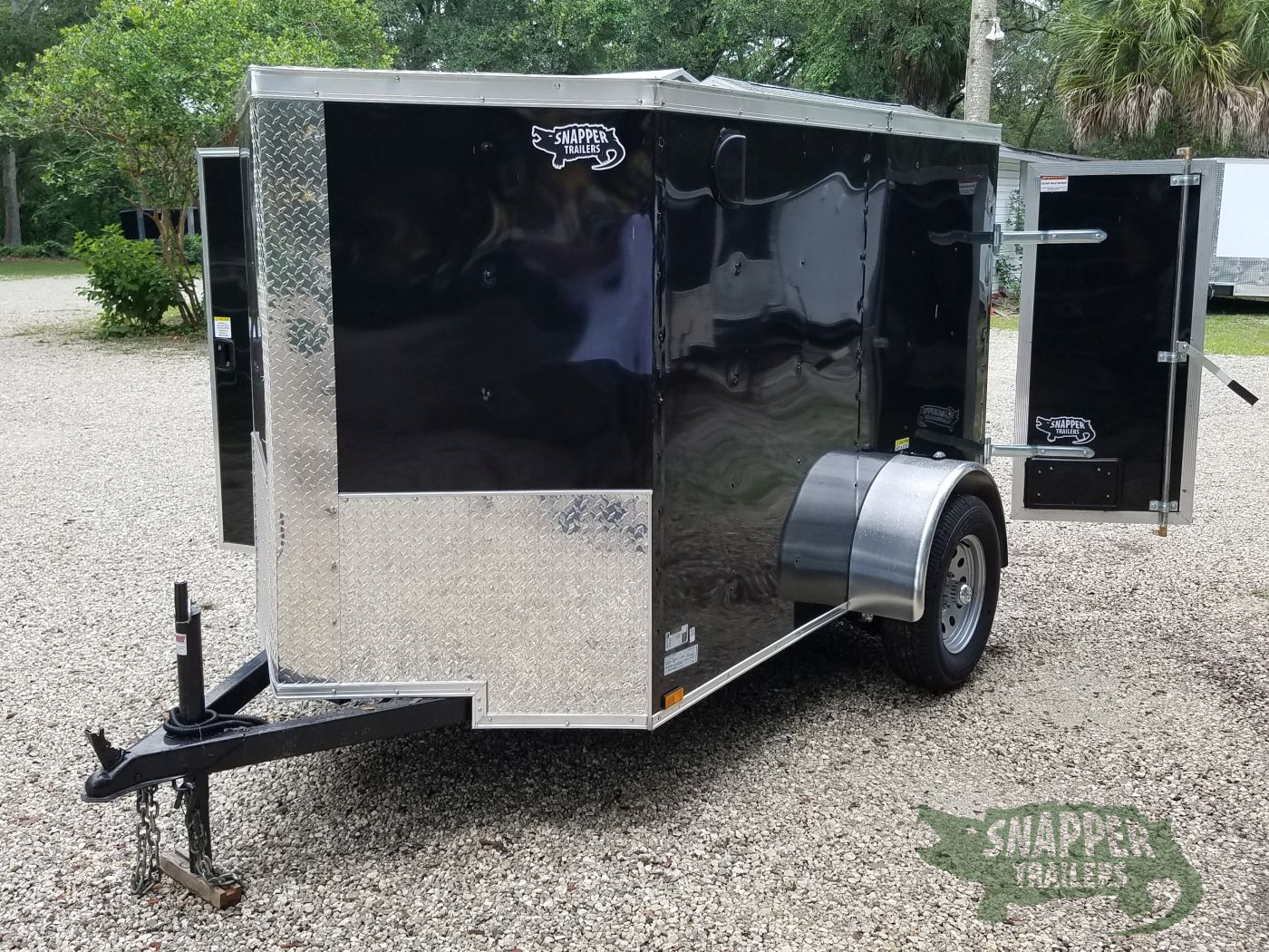 Quality Cargo 5x8 SA Trailer - Black, Barn Doors, Side Door, Side Vents - Image 2