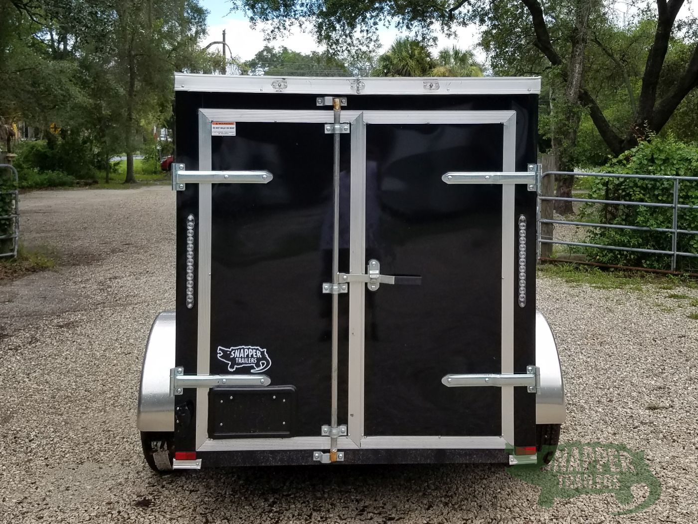 5x8 SA Trailer Black, Barn Doors, Side Door, Side Vents Snapper
