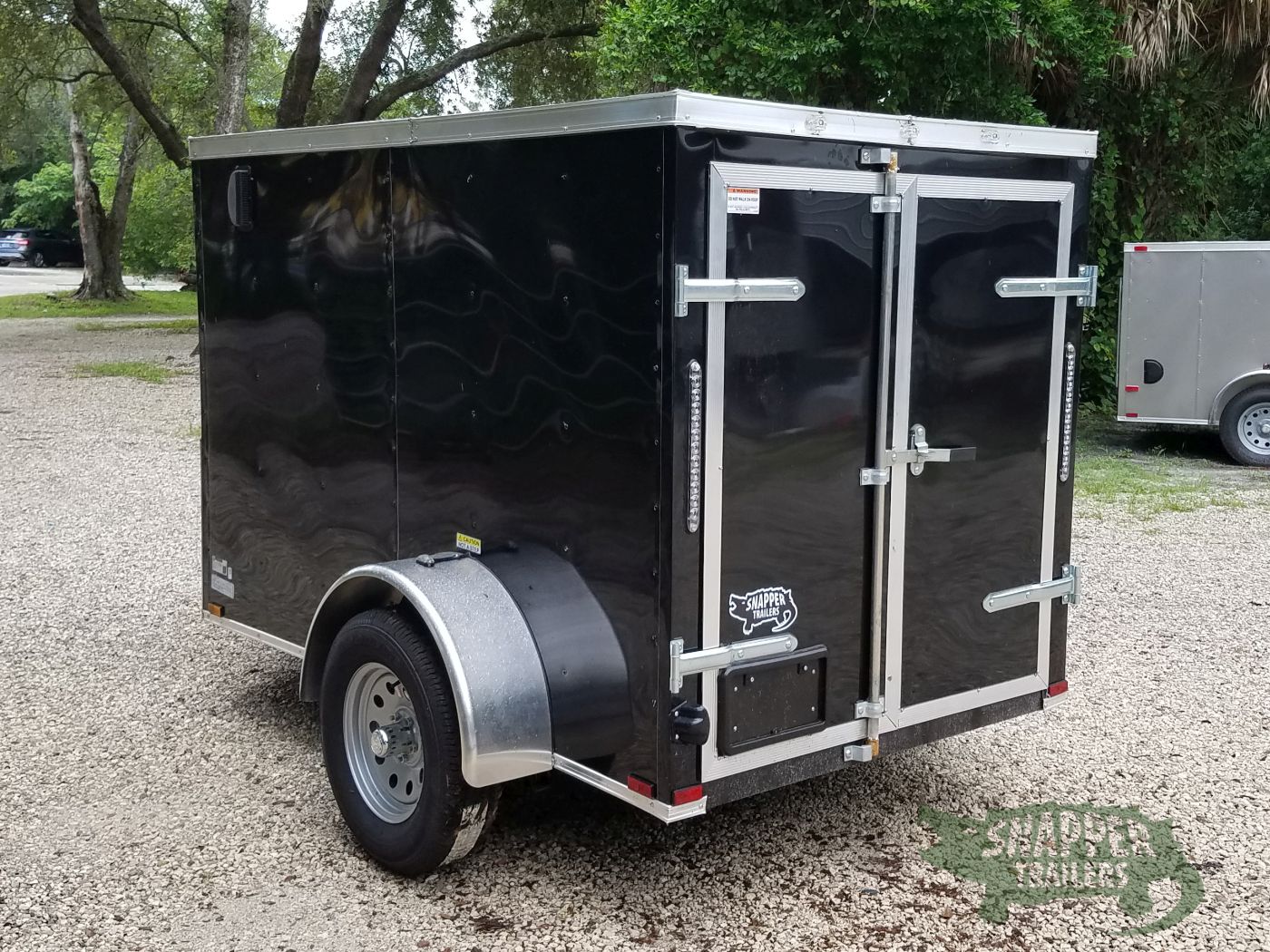 Quality Cargo 5x8 SA Trailer - Black, Barn Doors, Side Door, Side Vents - Image 7