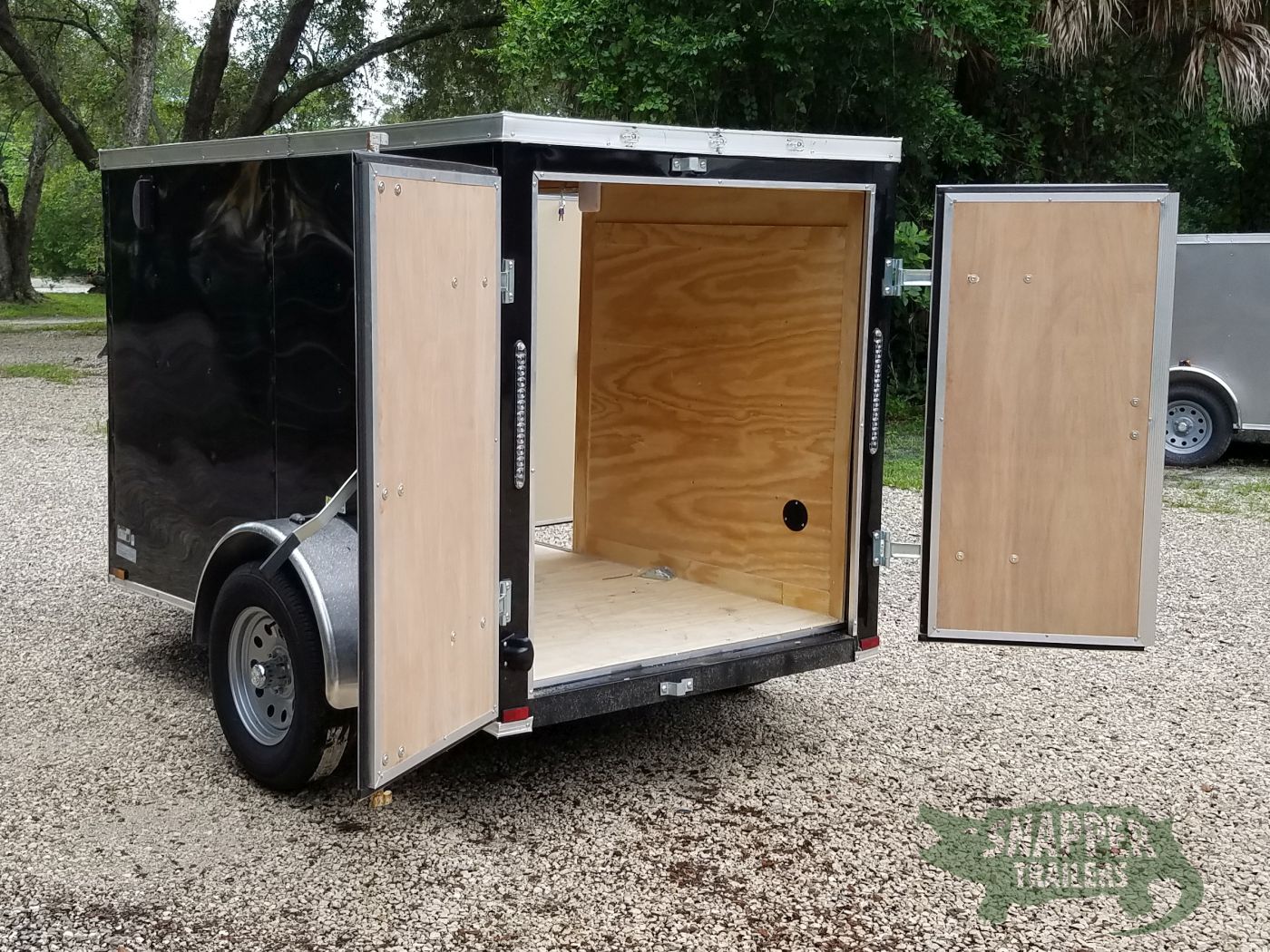 Quality Cargo 5x8 SA Trailer - Black, Barn Doors, Side Door, Side Vents - Image 6