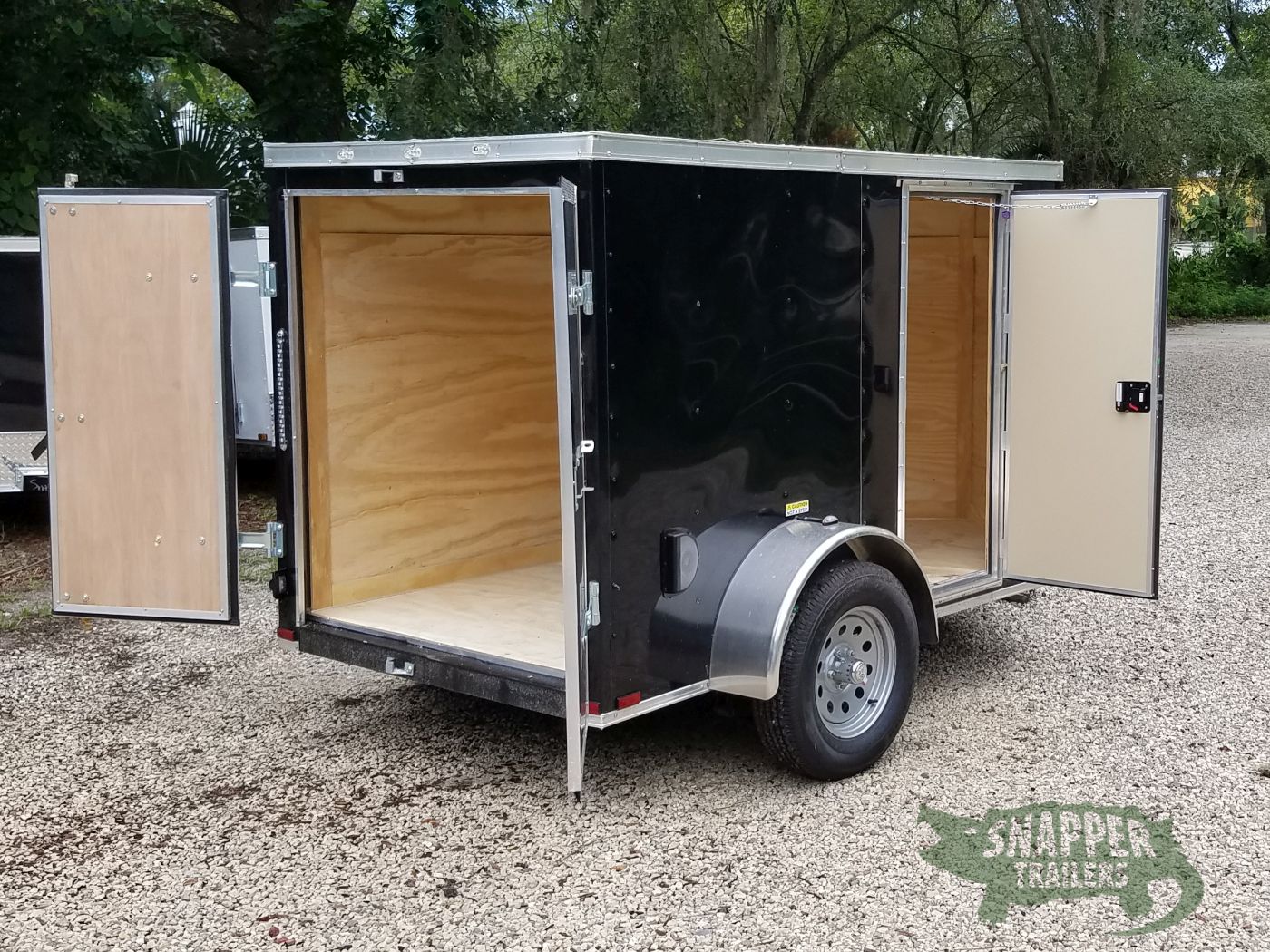 Quality Cargo 5x8 SA Trailer - Black, Barn Doors, Side Door, Side Vents - Image 10