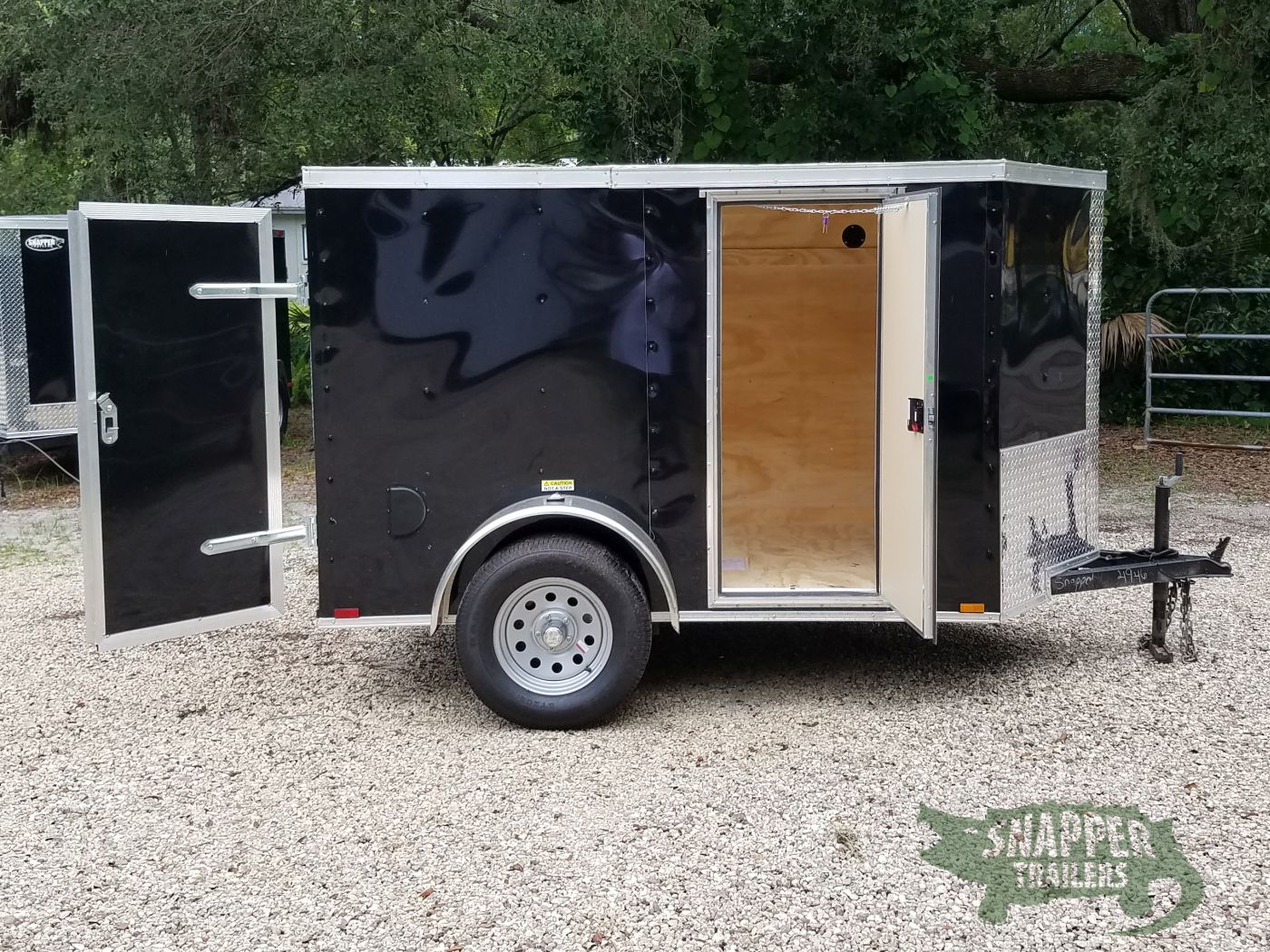 Quality Cargo 5x8 SA Trailer - Black, Barn Doors, Side Door, Side Vents - Image 12