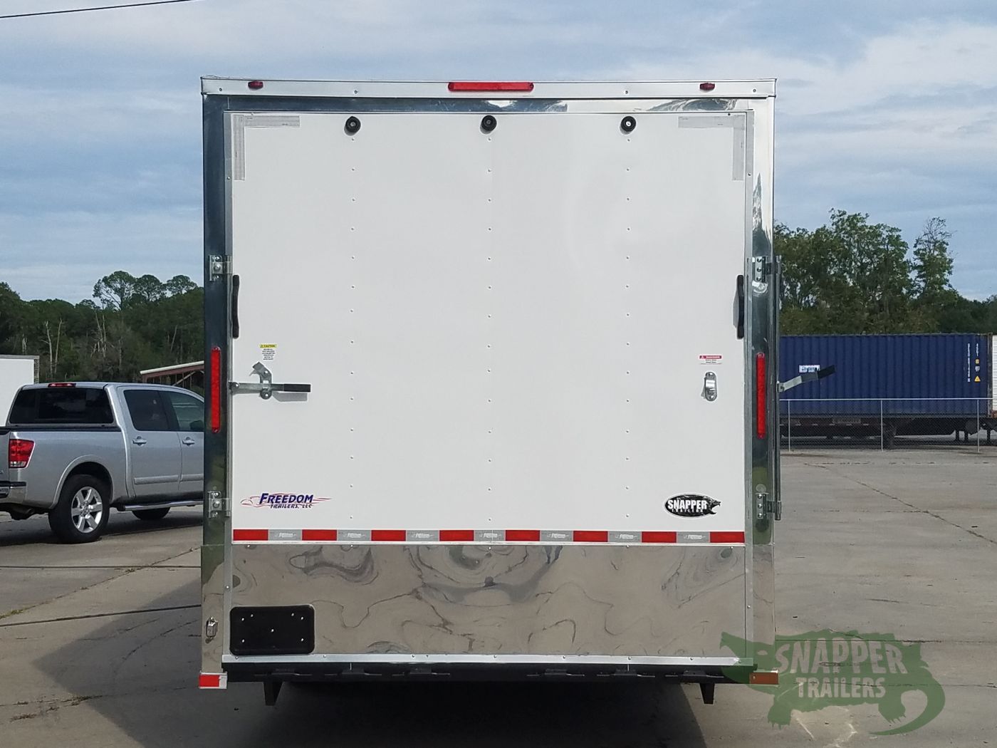 Freedom Trailers 8.5x30 TA Trailer - White, Ramp, Side Door, 5K Axles, D-Rings - Image 7