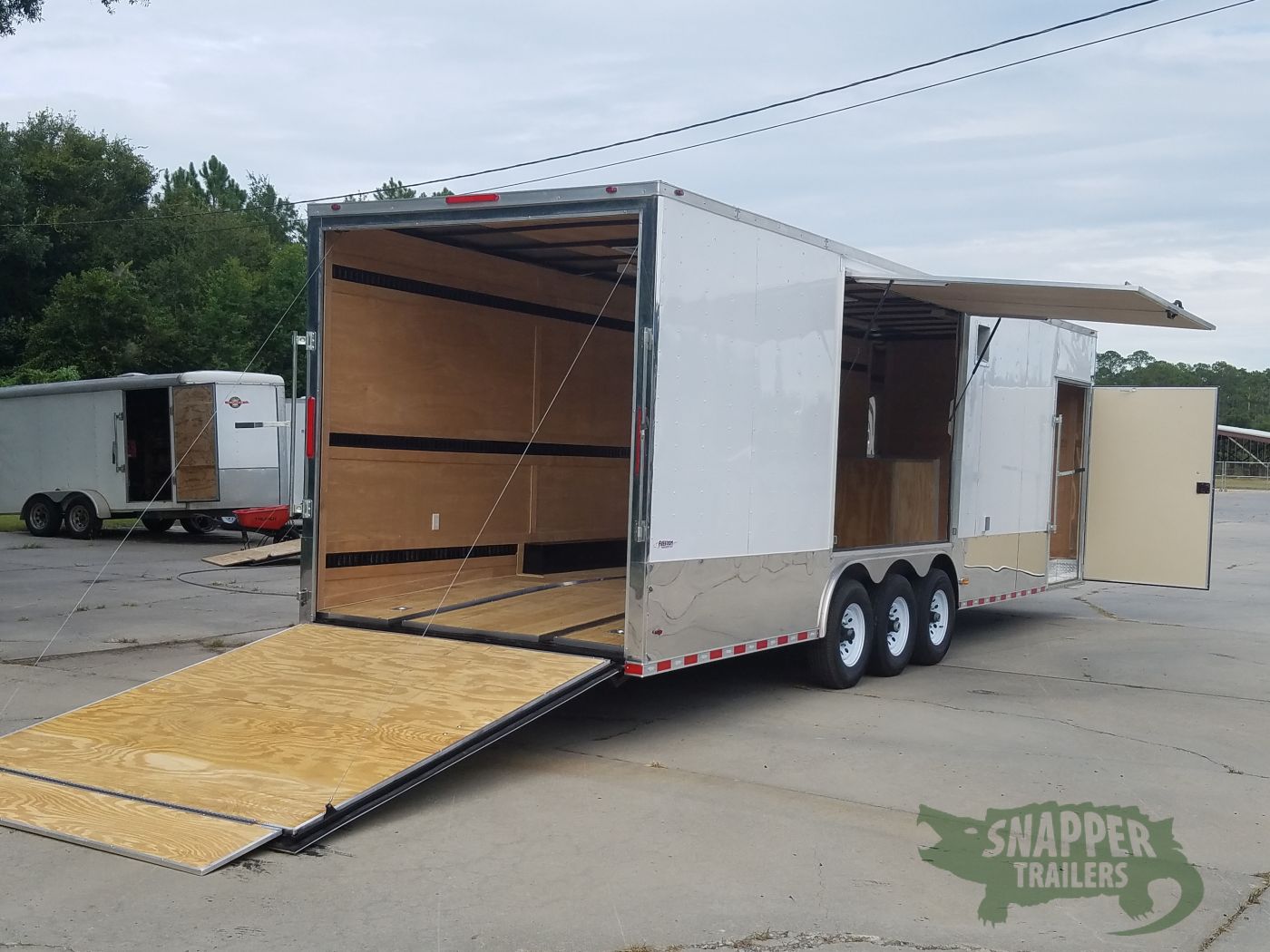 Freedom Trailers 8.5x30 TA Trailer - White, Ramp, Side Door, 5K Axles, D-Rings - Image 8