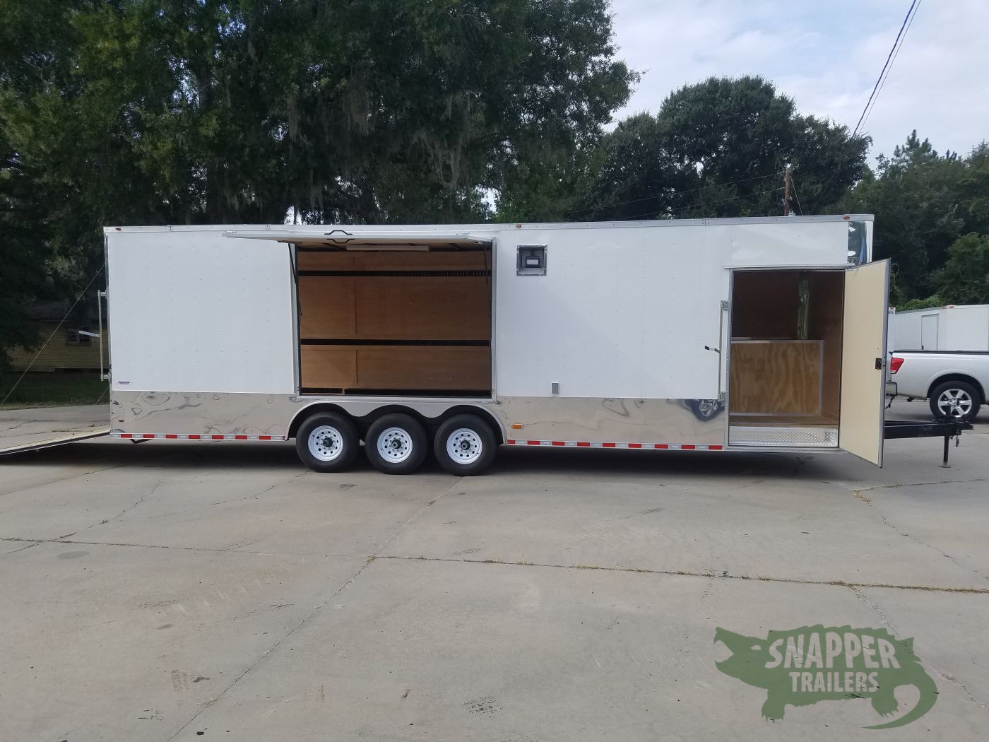 Freedom Trailers 8.5x30 TA Trailer - White, Ramp, Side Door, 5K Axles, D-Rings - Image 10