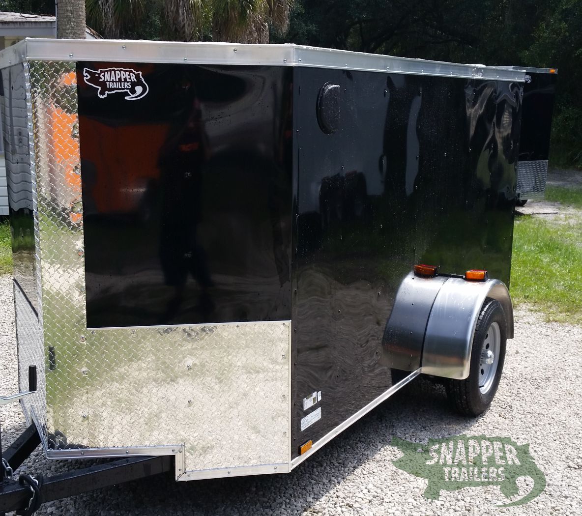 Quality Cargo 5x10 SA Trailer - Black, Ramp, Side Door, Side Vents - Image 2