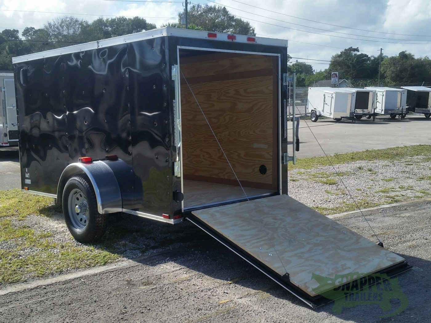 Quality Cargo 5x10 SA Trailer - Black, Ramp, Side Door, Side Vents - Image 5