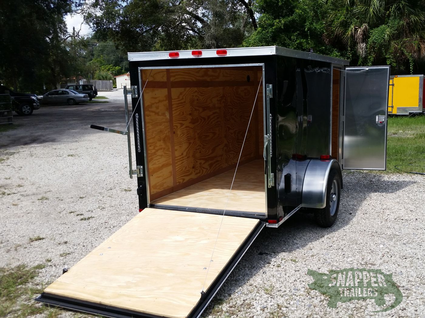 Quality Cargo 5x10 SA Trailer - Black, Ramp, Side Door, Side Vents - Image 9