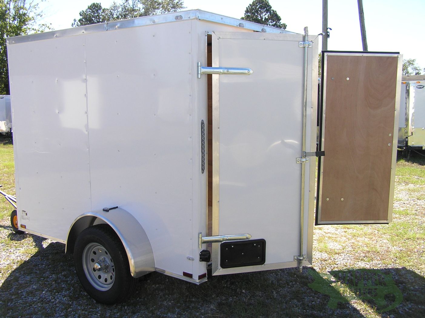 Quality Cargo 6x8 SA Trailer - White, Double Barn Doors, Extra Height - Image 4