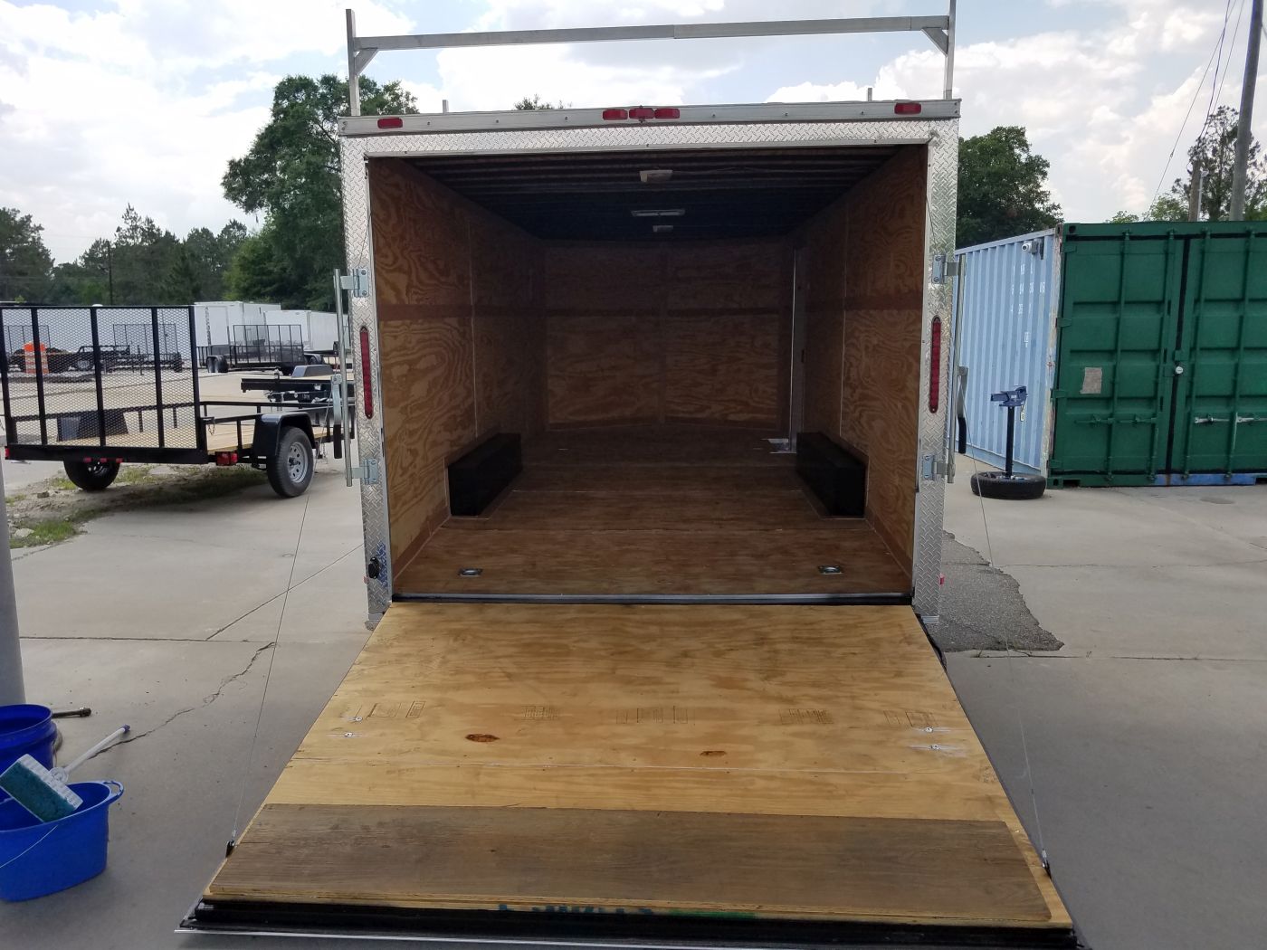 BS 8.5x20TA3L Wh R RV Options 21948 Rear Open