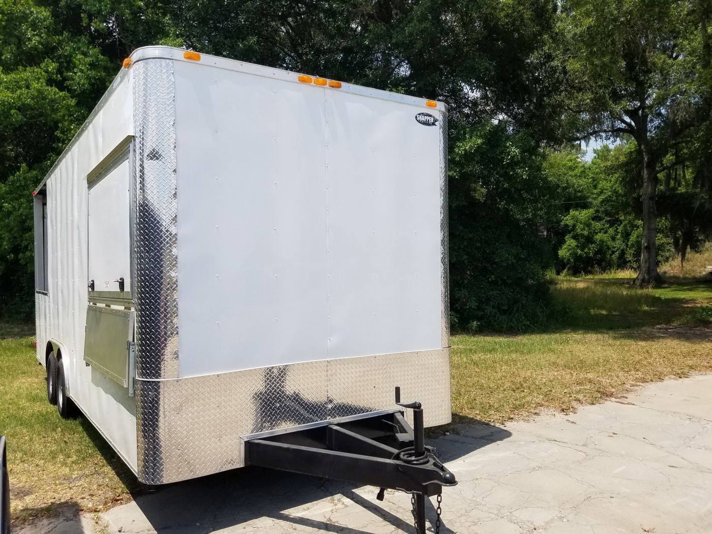 BS 8.5x22TA2L Wh R RV Options 23625 Front Right