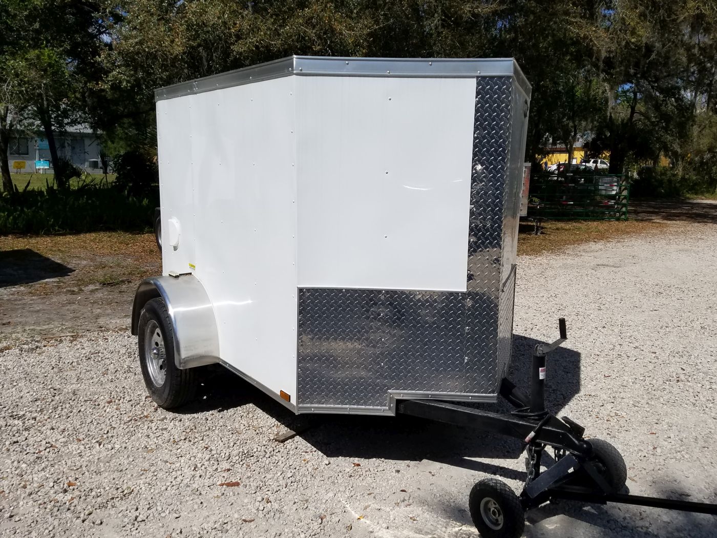 Quality Cargo 5x6 SA Trailer - White, Ramp, Side Vents - Image 15