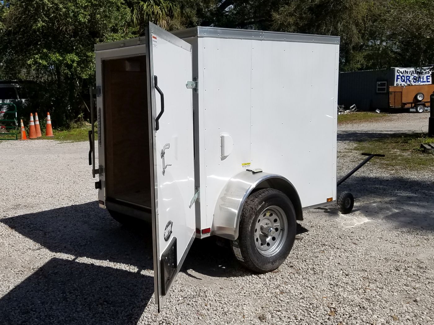 Quality Cargo 5x6 SA Trailer - White, Ramp, Side Vents - Image 10