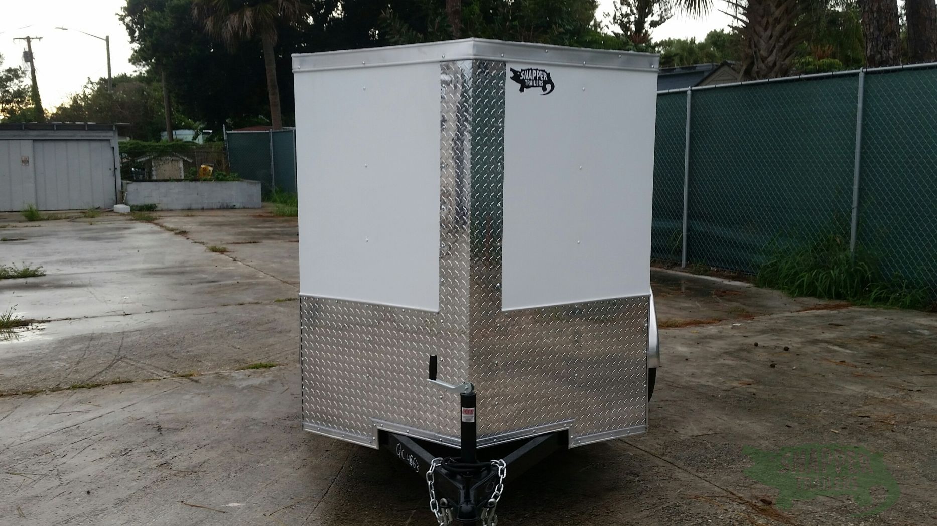 Quality Cargo 5x8 SA Trailer - White, Ramp, Side Door, Roof Vent - Image 14