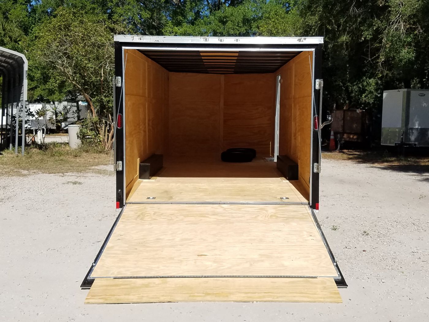 Diamond Cargo 8.5x20 TA Trailer - Black, Ramp, Side Door, D-Rings - Image 7