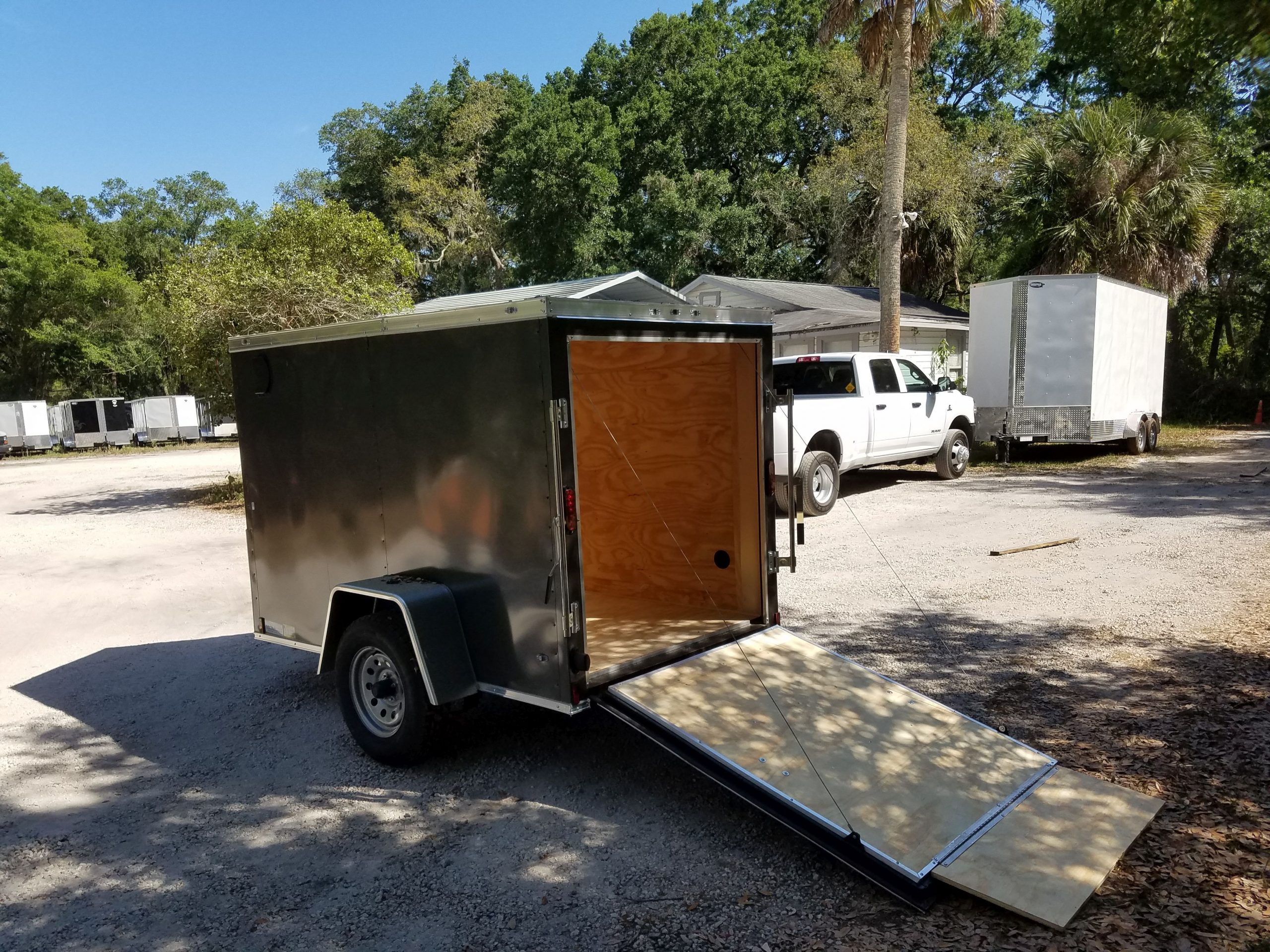 Diamond Cargo 5x8 SA Trailer - Charcoal Gray, Ramp, Side Door - Image 7