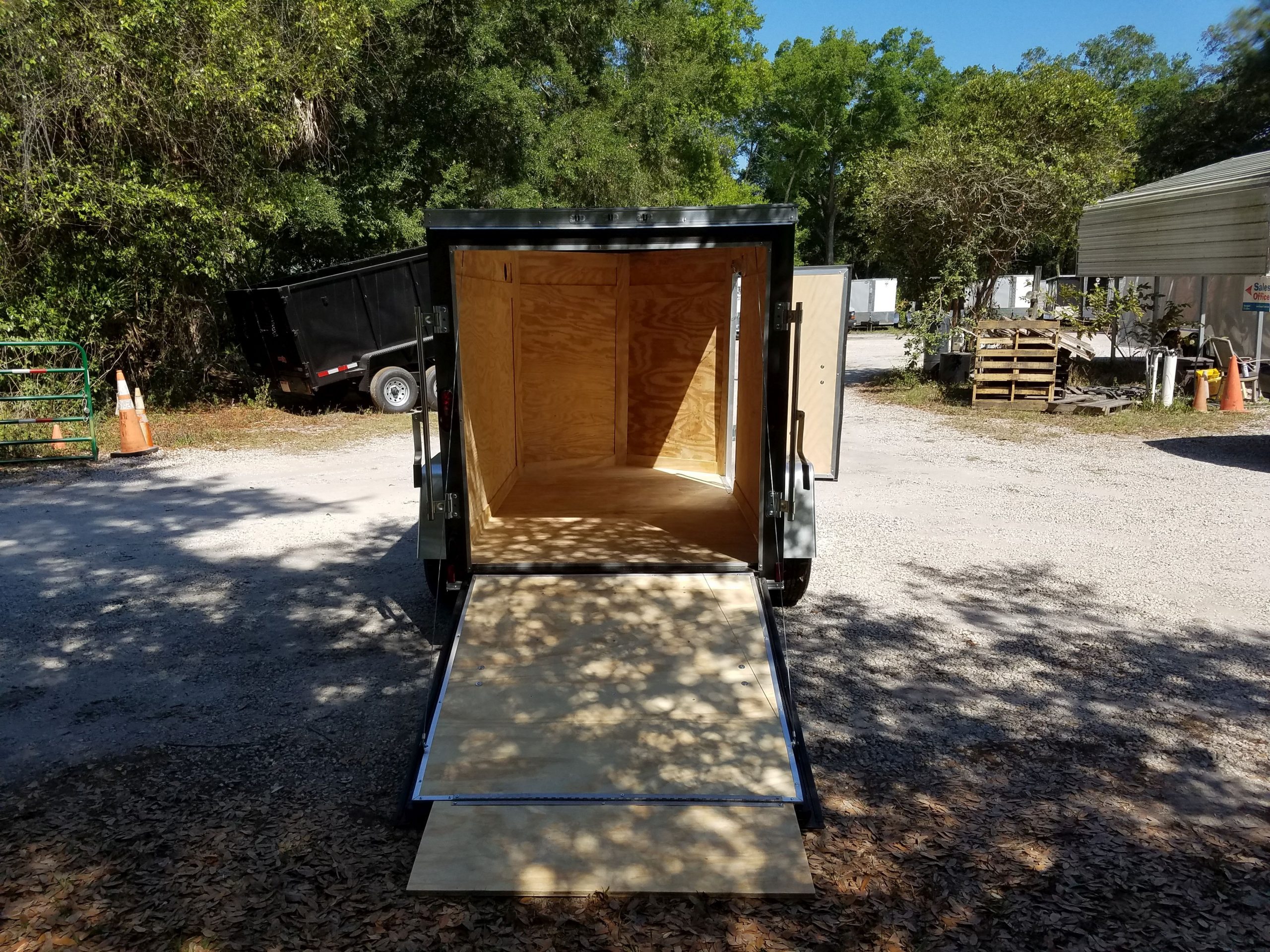 Diamond Cargo 5x8 SA Trailer - Charcoal Gray, Ramp, Side Door - Image 6