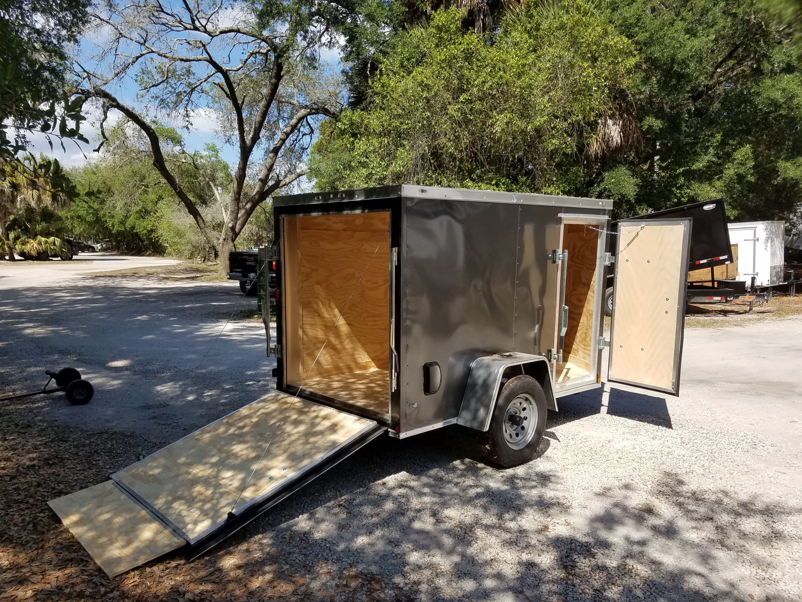 Diamond Cargo 5x8 SA Trailer - Charcoal Gray, Ramp, Side Door - Image 4