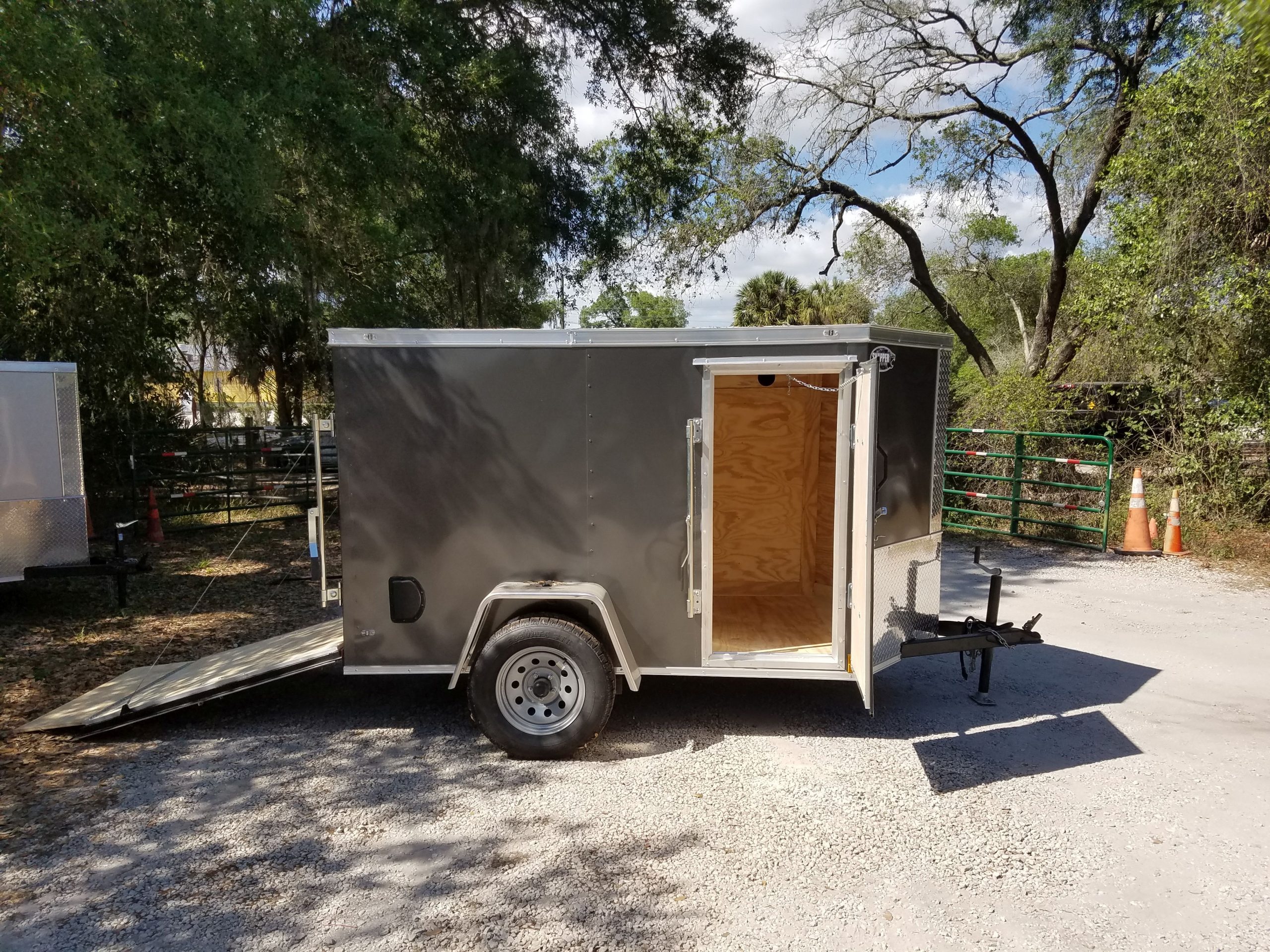 Diamond Cargo 5x8 SA Trailer - Charcoal Gray, Ramp, Side Door - Image 2