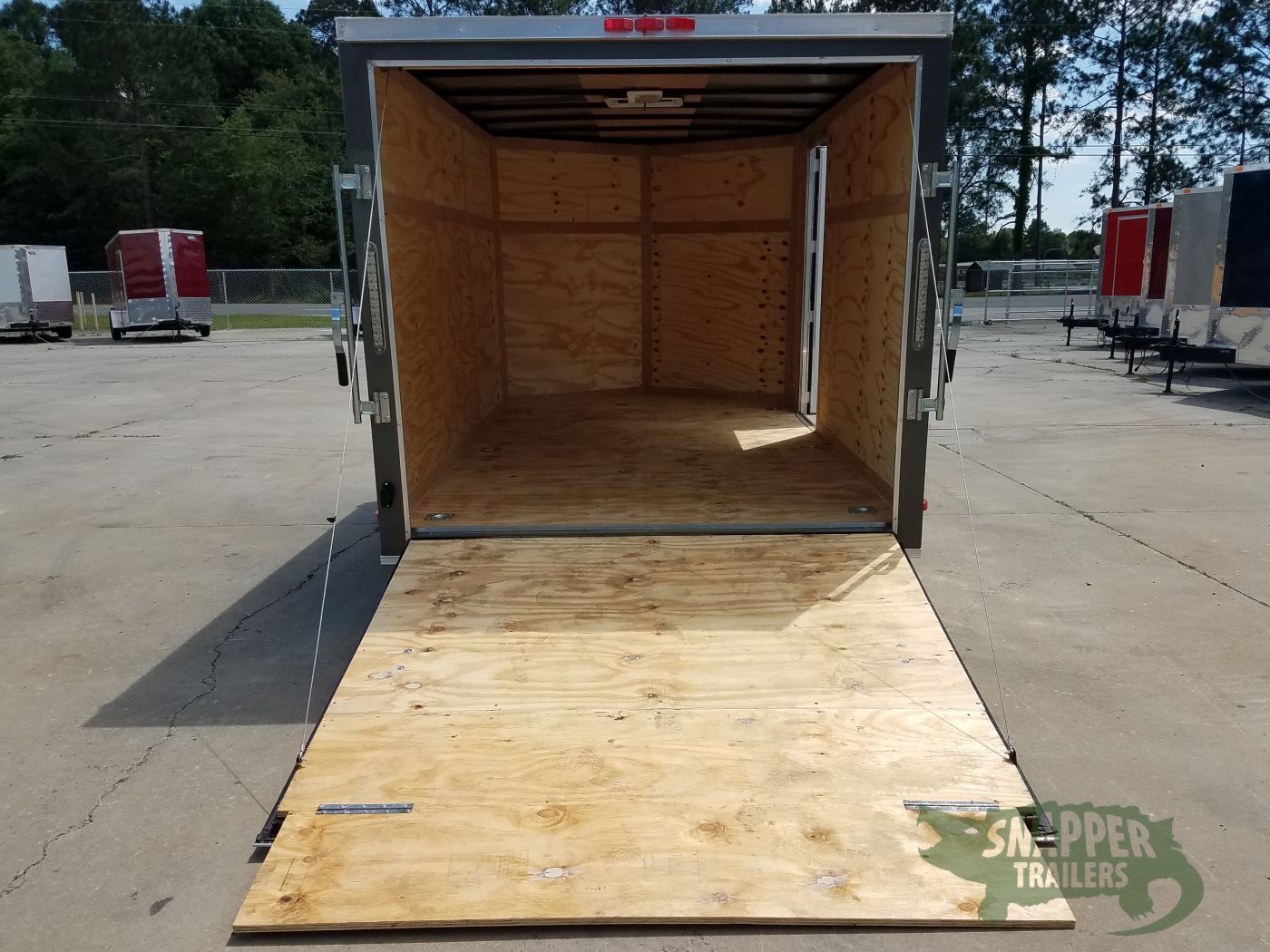 South Georgia Cargo 7x12 SA Trailer - Charcoal Grey, Ramp, Side Door, Black ATP, D-Rings, Stab Jacks - Image 7